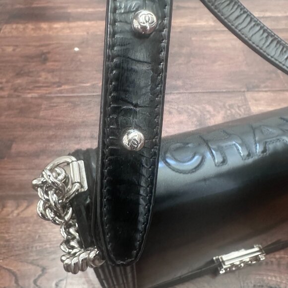 CHANEL Black Patent Leather Large Boy Reverso Bag - Picture 8 of 16